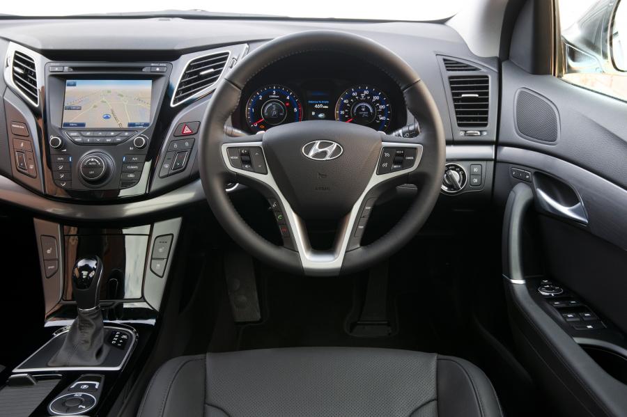  Hyundai i40 Station Wagon CRDi 2011 года  (UK) (фото 64 из 146)